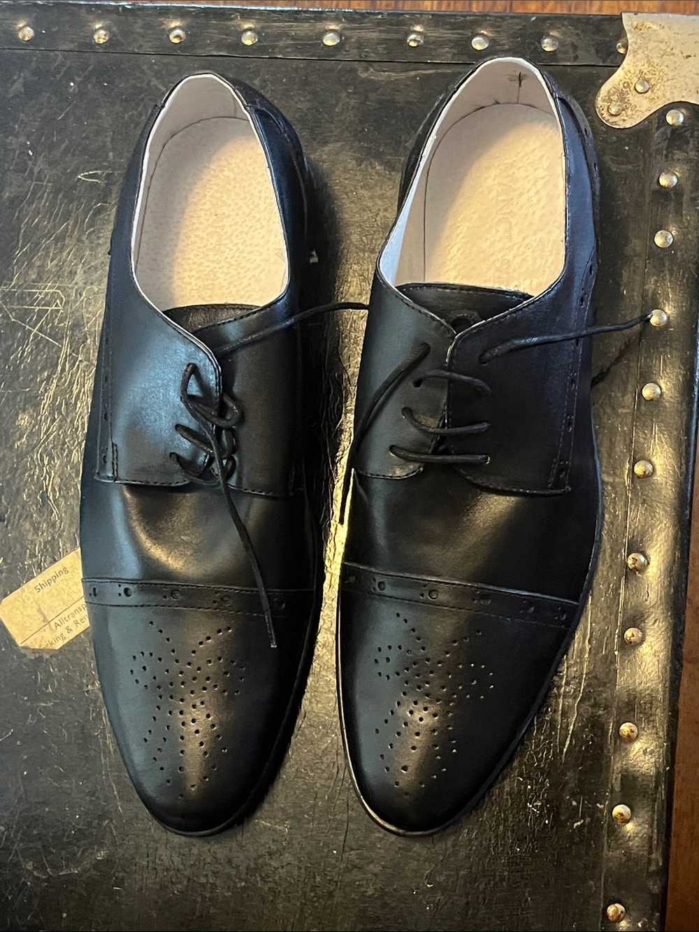 Men's Black Leather Derby Shoes with Brogue Detailing